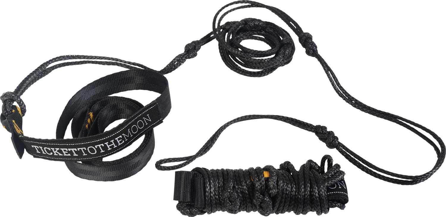 Ultralett opphengssystem Lightest Straps 240 cm 90 g fra Ticket To The Moon montert på tre