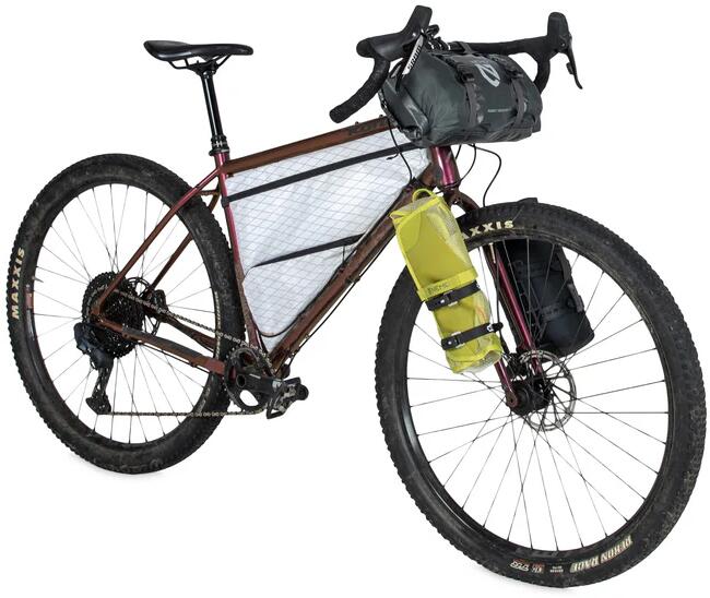 Detalj av stoff og stenger på Ultralett turtelt Dragonfly OSMO Bikepack, Sedona Sage