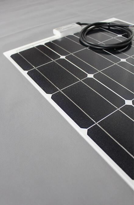 Ultratynt solcellepanel 4mm herdet glass for bobil montert på bobil