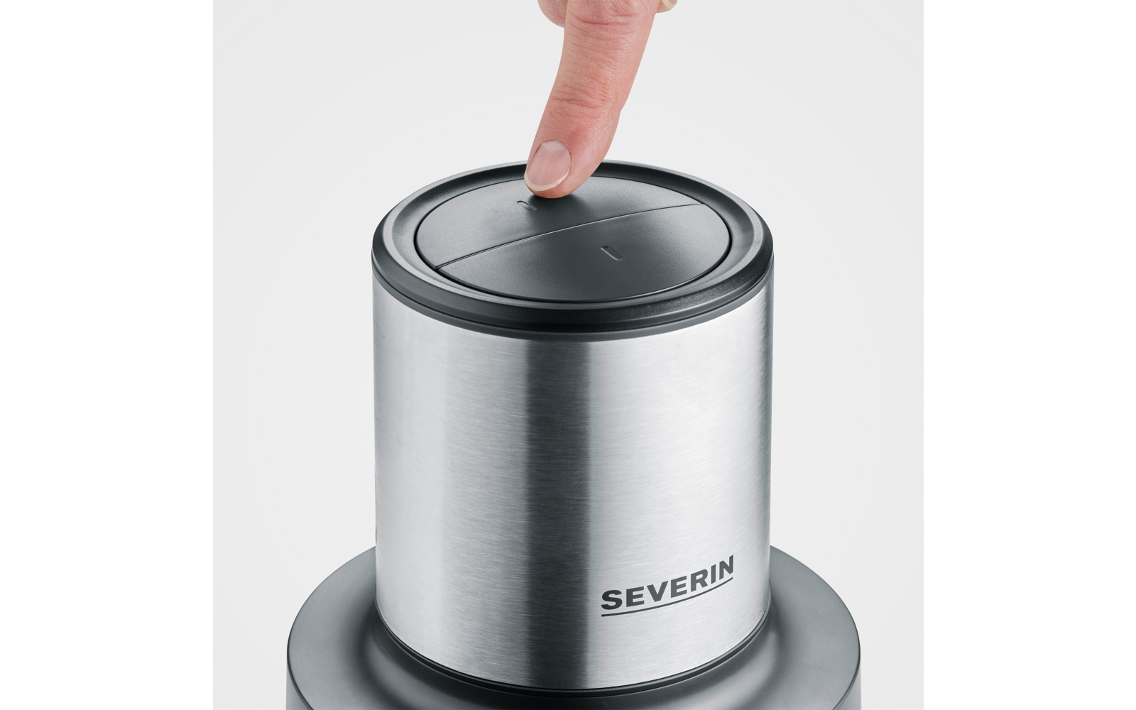 Universalhakker KM 3867 400 W med glassbeholder detalj av kniv