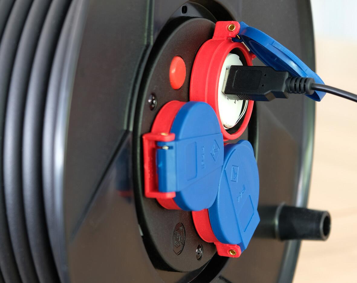 USB-A støpseladapter 12W flatt design, hvit Brennenstuhl detalj av USB-port