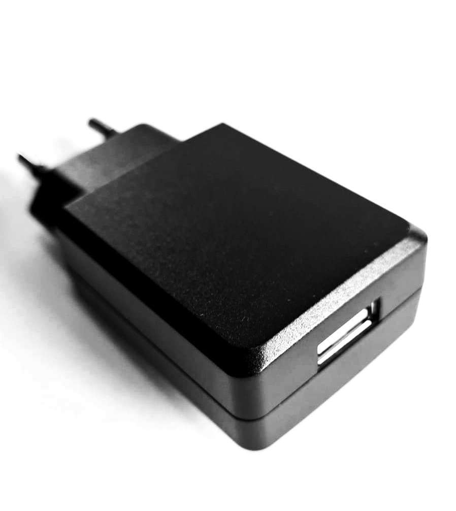USB strømadapter 220V for lading av powerbank 40 g Outchair forfra
