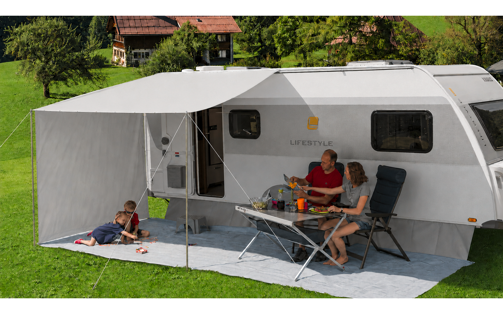 Vario solseil for campingvogn 500x240 cm polyester stålstenger montert