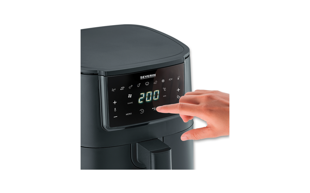 Varmluftfrityrkoker FR 2461 med kontrollpanel i bruk