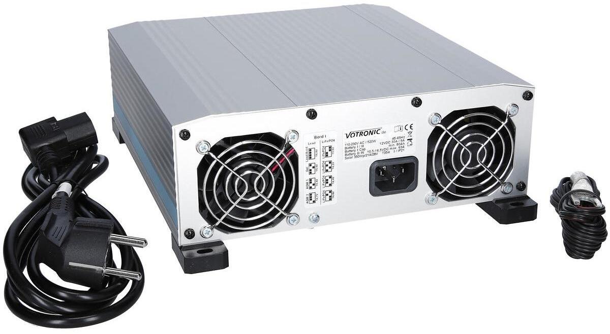 VBCS Triple batterilader med solregulator og ladeomformer forfra