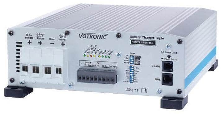 VBCS Triple batterilader bakside med tilkoblinger