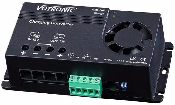 VCC 1212 CI ladeomformer 12V for bobil og camper, svart forfra