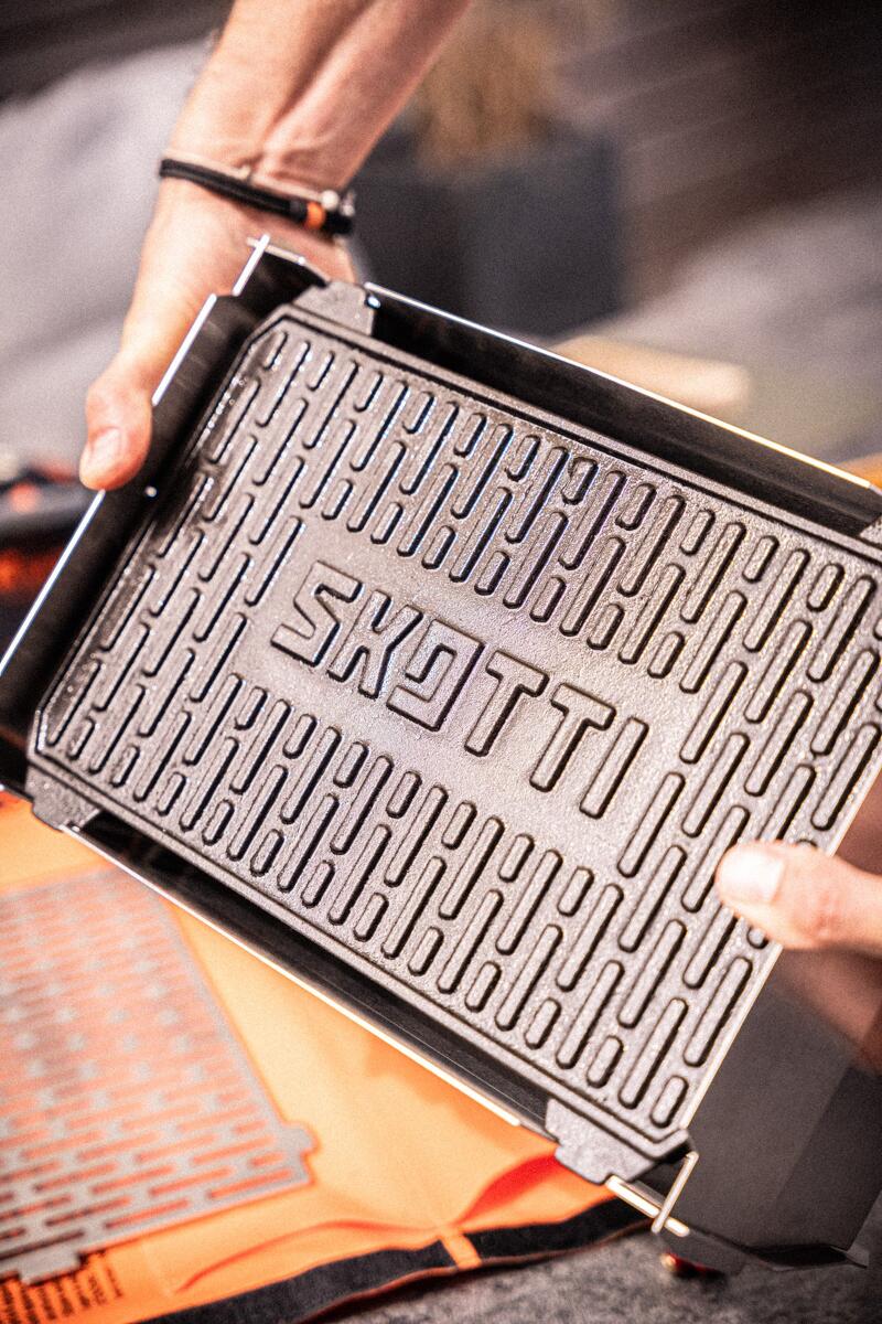 Nærbilde av overflate på vendbar grillplate Kast i støpejern 29x18 cm for grill