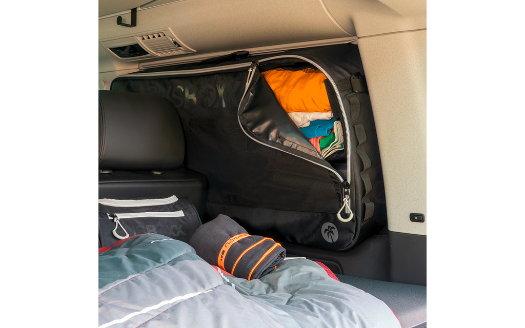 Vindusveske WindowBOXX 50 l for VW T5/T6/T6.1 detalj av feste