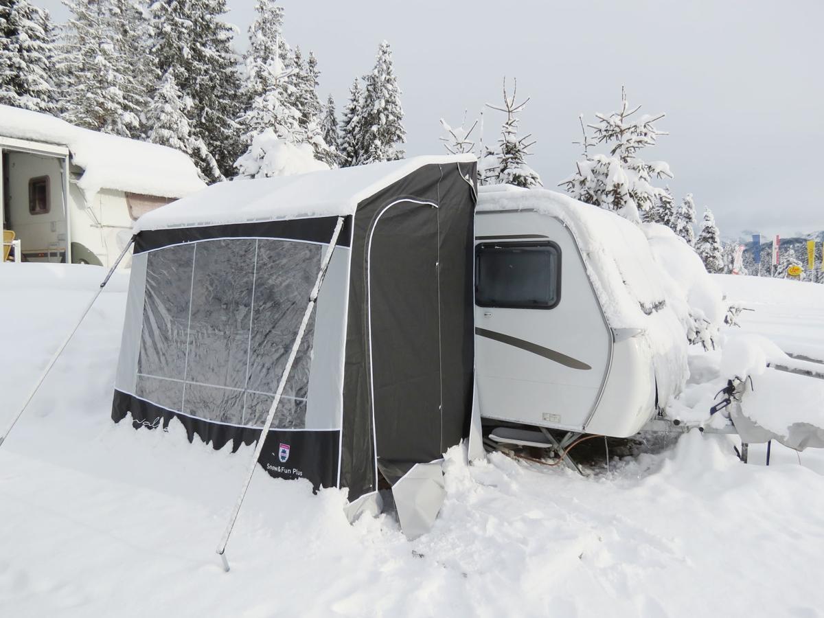 Vinterfortelt Snow&Fun Plus 240x180 cm foran
