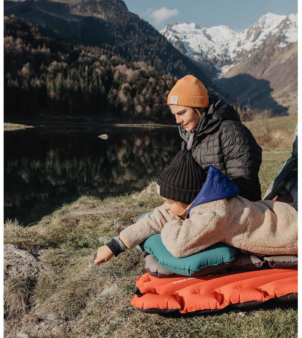 Montert X oppblåsbart pute ultralett 75D polyester på camping